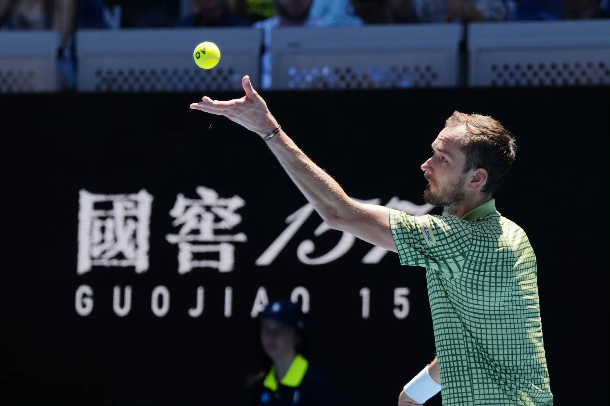 包含梅德韦杰夫状态回暖的词条